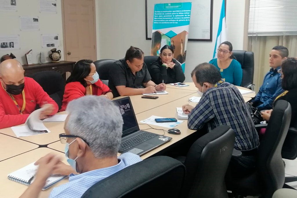 SSEGURIDADHN's tweet image. El #INAMI junto con los coordinadores académicos y la @VinculacionUnah de @UNAHoficial trabajan en conjunto para mejorar la atención a los menores en conflicto con Ley.
Leer más: 🔽
seguridad.gob.hn/instituto-naci…