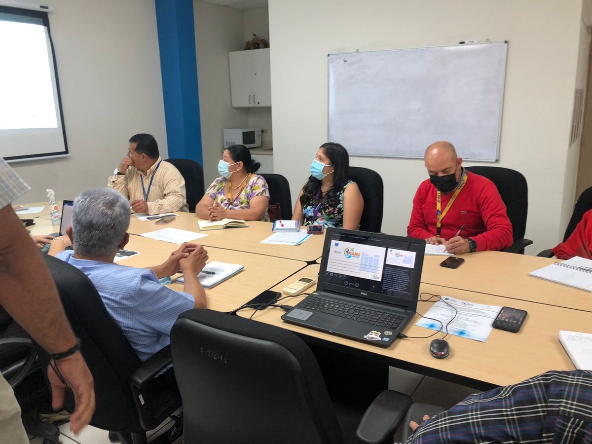 SSEGURIDADHN's tweet image. El #INAMI junto con los coordinadores académicos y la @VinculacionUnah de @UNAHoficial trabajan en conjunto para mejorar la atención a los menores en conflicto con Ley.
Leer más: 🔽
seguridad.gob.hn/instituto-naci…