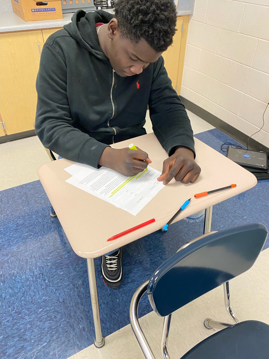 Students in Mrs. Armstrong’s class have shown great growth in writing this year! Today, 8th graders <a href="/Hamilton_WMS/">Wilson Middle School</a> analyzed and annotated their machine-scored essays. The came up with great ideas to improve their writing!