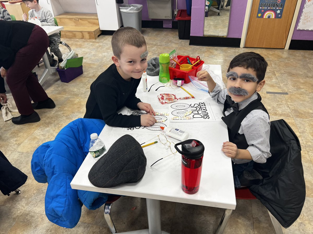 littleklearners's tweet photo. What a week! 💯day of school and Valentine’s Day 💕 #MineolaProud @MeadowDriveElem https://t.co/T1jMnArLCN