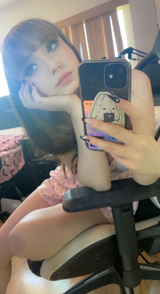 silkybabi's tweet photo. i wanna be ur baby girl https://t.co/SAkcxL3gWb