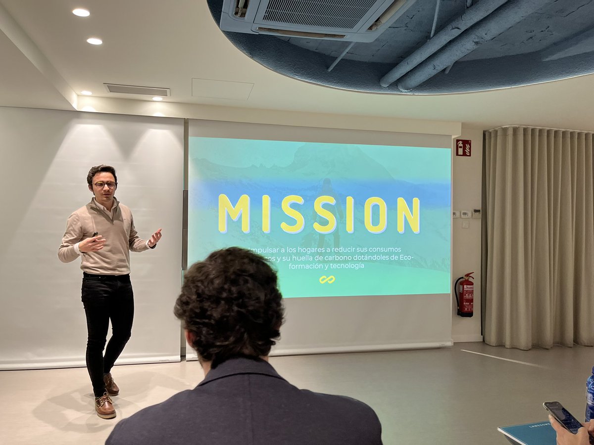 seedrocket's tweet photo. 📢 La segunda #startup en presentar es @hobeen_es, SaaS que ayuda a empresas e instituciones públicas a desplegar soluciones de ahorro energético y sostenibilidad entre sus clientes, empleados y ciudadanos 🔋💰

#VentureOnTheRoad https://t.co/676XWpr1fC
