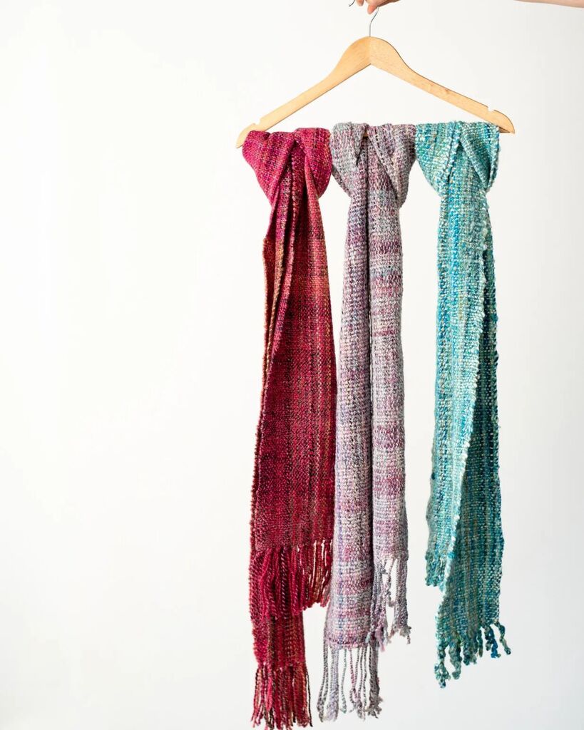 We're headed into another set of cold weather days that a scarf would be an excellent accessory for - shop the handspun, handwoven scarves in the shop right now for an extra pop of color to brighten your outside time 🥰

#createdbyelsieb #handwoven #handspun #handwoventextiles