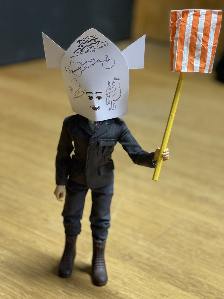 MattHolt76's tweet photo. Things you make while waiting for a long video to process! #manwiththestick #vicreeves #bobmortimer #comedy #toys https://t.co/JbiUMSsdfx