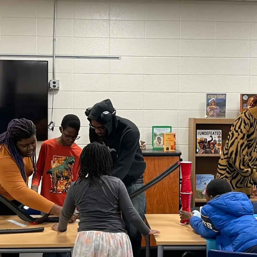 This is what our creative family workshops look like... Learning together, growing stronger: Building a brighter future through #familyengagement. We are proud to be playing a part in developing lifelong love for learning and shaping the future for our children and #communities.