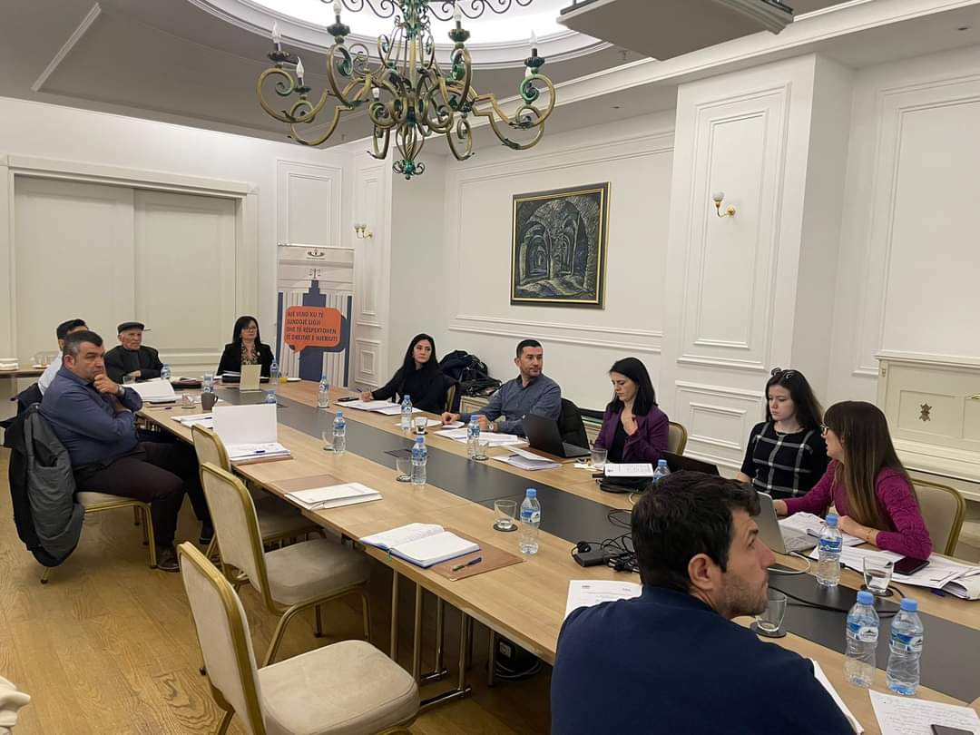 Mbyllëm ciklin e dy trajnimeve një ditore me 14 vëzhgues afatgjatë që do të vëzhgojnë procesin parazgjedhor të zgjedjeve vendore e raportojnë influencat e dëmshme që deformojnë vullnetin e zgjedhësve e minojnë votën e lirë, në 14 bashki të vendit.