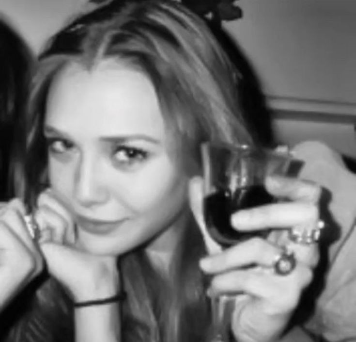Happy birthday to you elizabeth olsen, you are the loml 