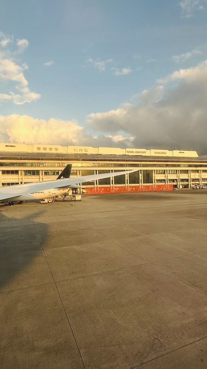 caplibela's tweet photo. 1年、2年前より疲れやすいのは
歳もあるのか
正しい姿勢が身についてきて
違和感を感じやすくなったのか？

1時間座っただけでお尻、腰、肩、背中
ガチゴチで悲鳴をあげるから、なかなか進まない🥲

自分も労わりながら作ろうと💎🏝

そして、
ヨガで今那覇🧘🏻‍♀️🌺

#年明けの告白
#マイペースな未年 https://t.co/pvmdZzOE8Z