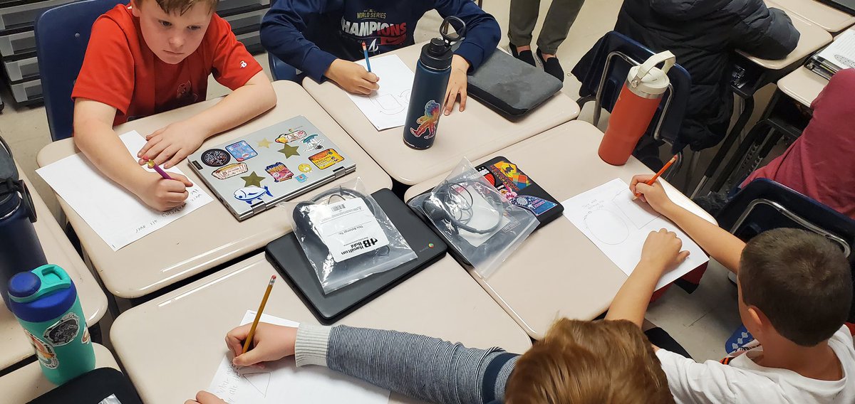 Lani_DeLallo's tweet photo. SS observed the behavior of termites when placed inside various hand drawn 2D figures on a sheet of paper. They then asked questions and collected class data to compare inherited & acquired traits & behaviors. #fcsscience @ChattahoocheeES https://t.co/Mst9C8QMpZ