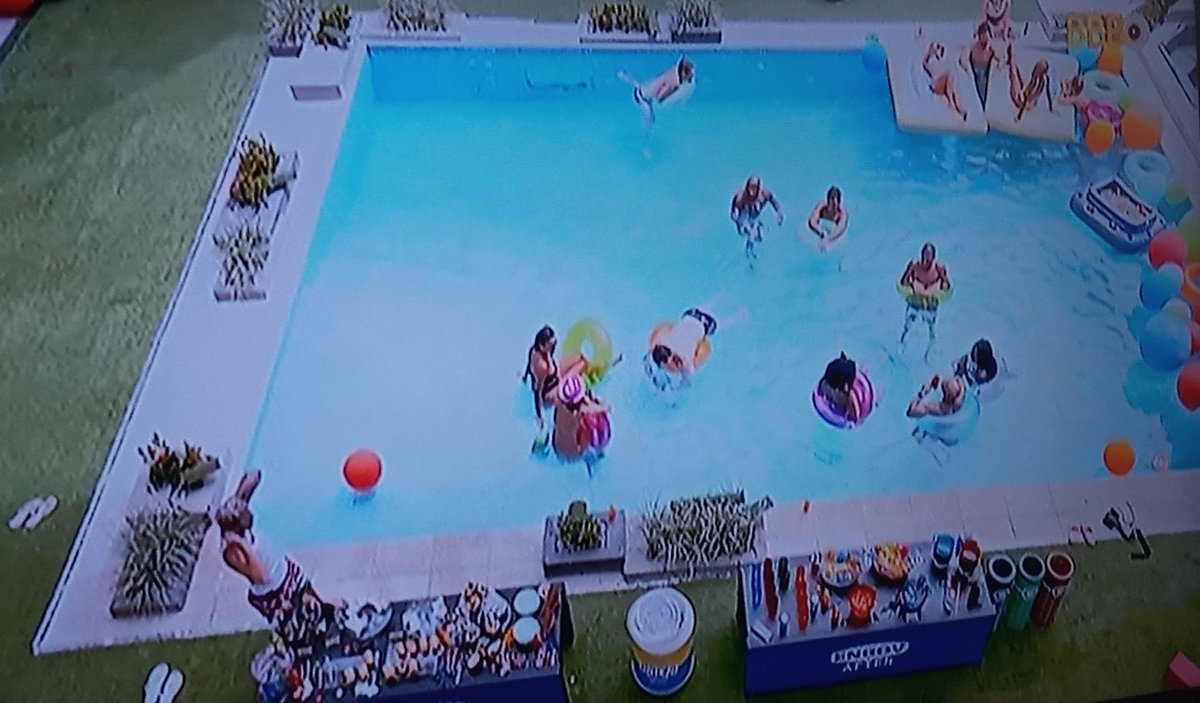 AdryMarcenal's tweet photo. #BBB / #BBB23 / #RedeBBB23
Boa tarde, #BBBLovers
Hj eles estão numa "pool party" com o patrocínio de @Engov_Oficial !!! https://t.co/L0vI6tB8Bu