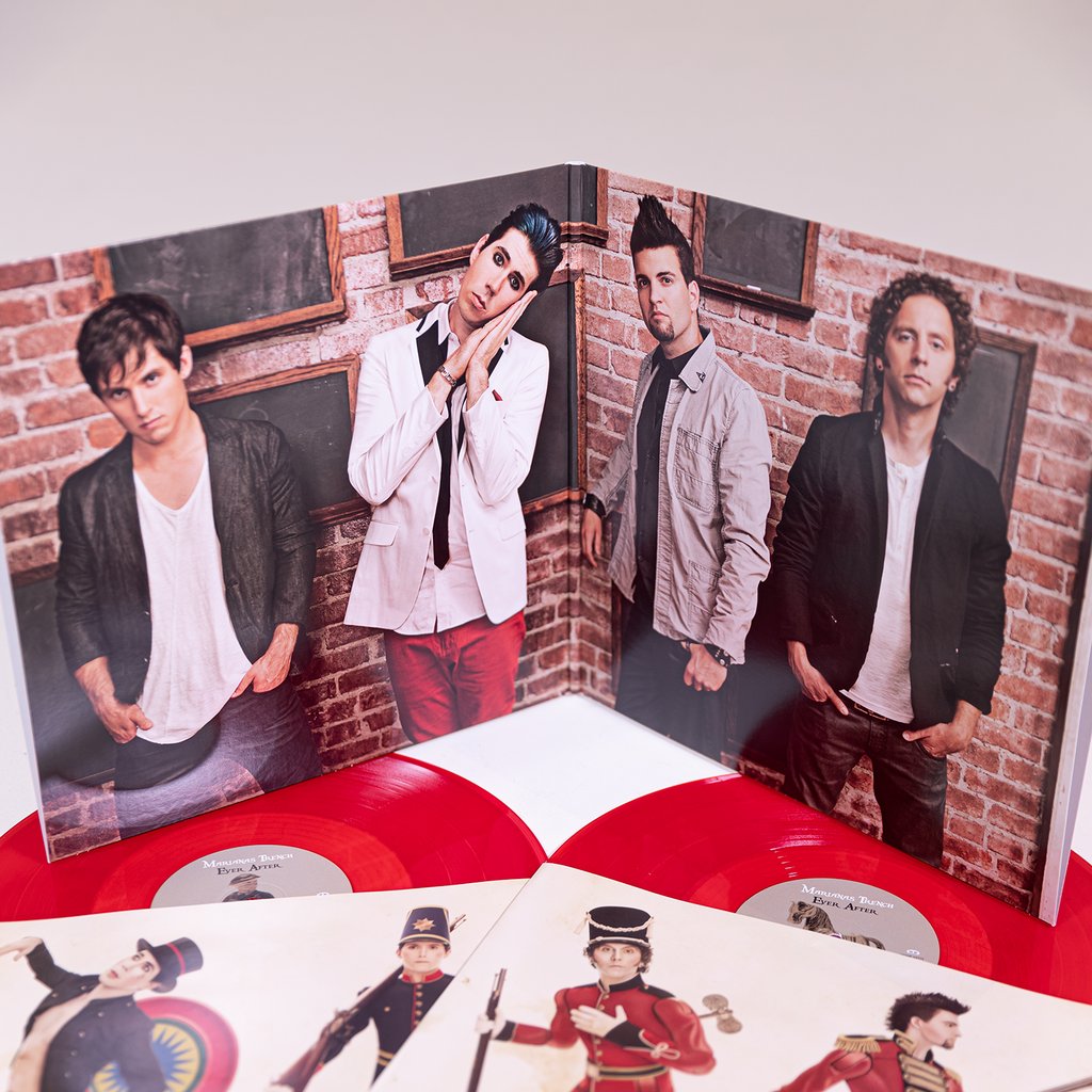 604Records's tweet photo. We got a restock on @MTrench’s best-selling album ‘Ever After’ available now! 💿
Fun fact: there are no breaks between the tracks making this a 54min continuous piece of music 🎶
Buy now at 👉 https://t.co/agN3SF15wO
#604Records #604Shop #MarianasTrench #Trenchers #BuyNow https://t.co/wrywrTVSN8