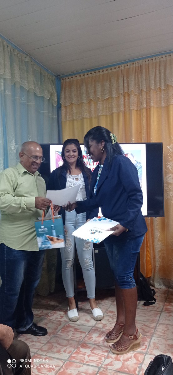 ServiSoft_SURL's tweet photo. Iniciamos la entrega de Reconocimientos a los mejores clientes. Con la empresa #SIPROT y lo más beneficioso es que tendrán la posibilidad de adquirir nuevos productos y servicios con descuentos comerciales válidos por un año.
#DesoftInformatiza
#DesoftAniversario25 https://t.co/o6hbcULDyc