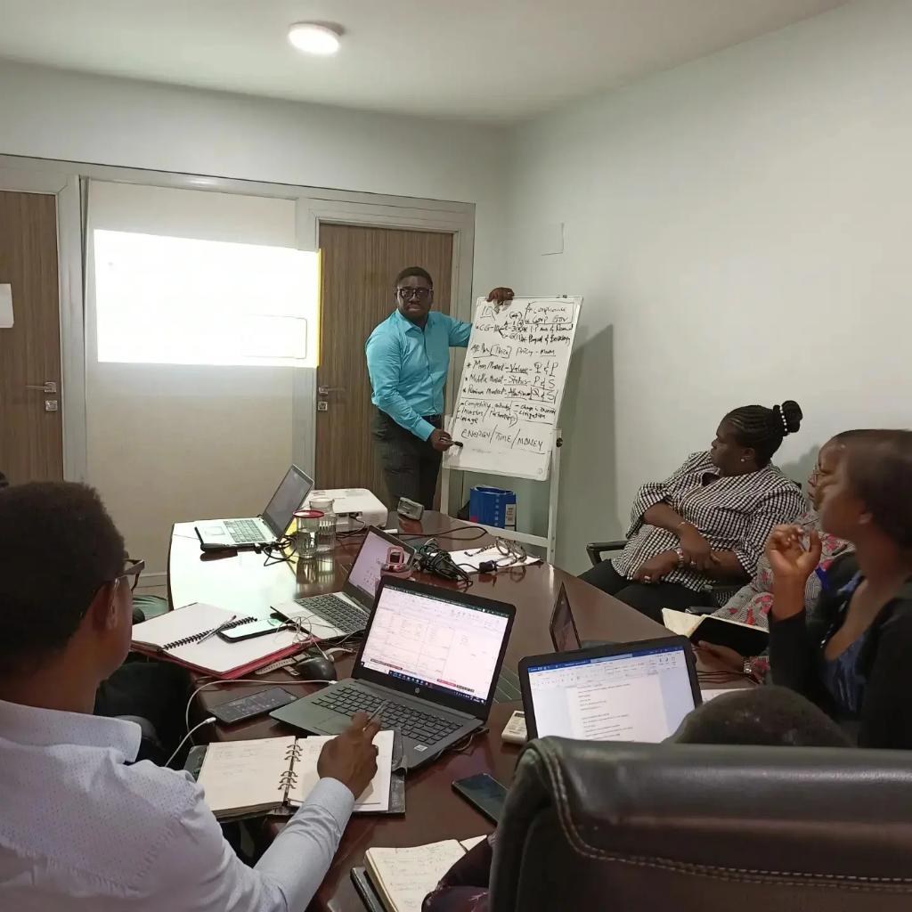 AyobamiWyse's tweet image. Most trainings of these types, often evolve into strategy sessions. One of my favorites where the true elements of consulting are well expressed and deployed.

#StrategySession
#EffectiveSalesStrategy