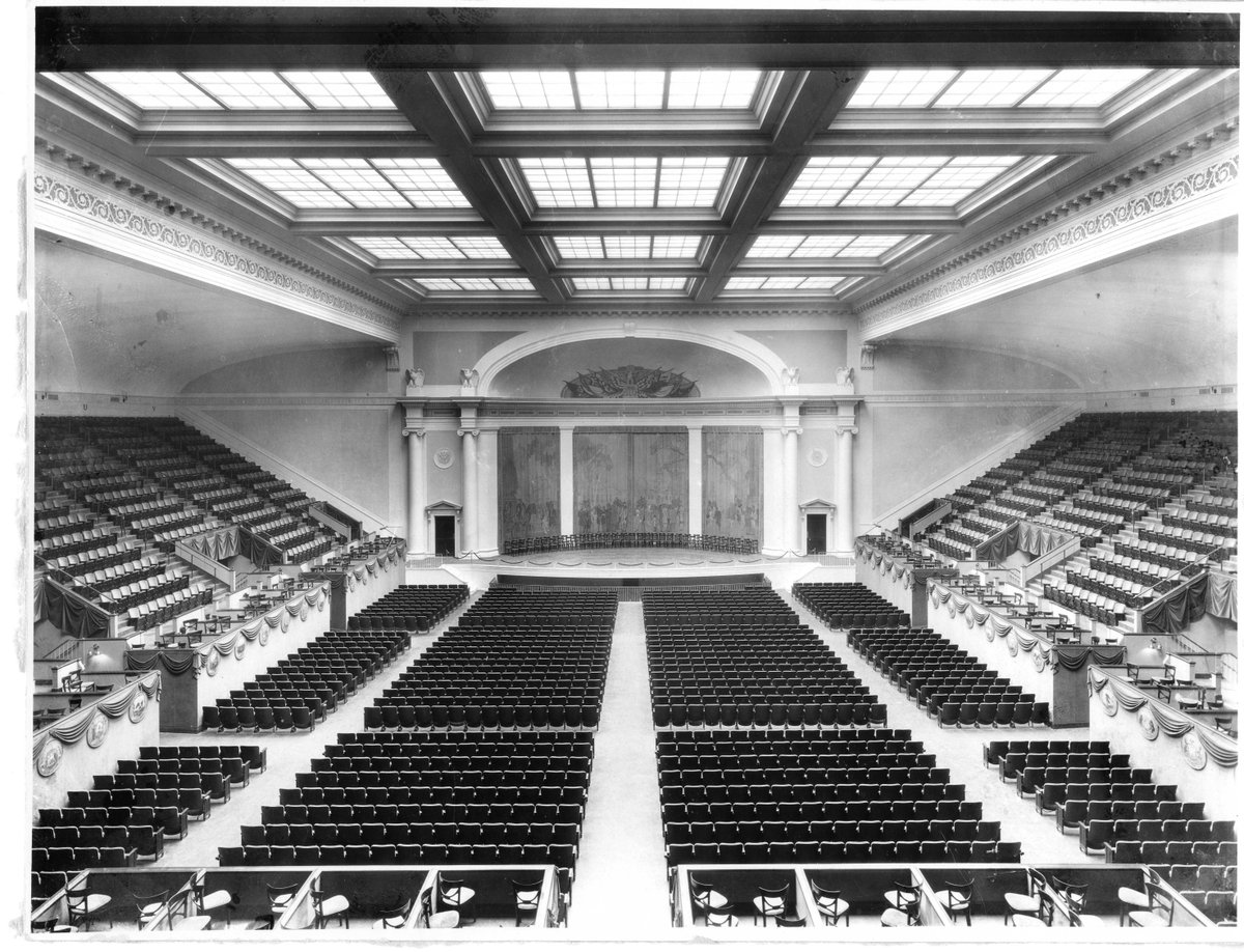 LightSPEConline's tweet image. See how @QuinnEvansQE @LoringEngineers @schulershook restored this glass laylight in @TodaysDAR&apos;s historic Constitution Hall, complete with twinkling #LED stars #lightingdesign #lightingproject #WashingtonDC  bit.ly/3DCSoNw