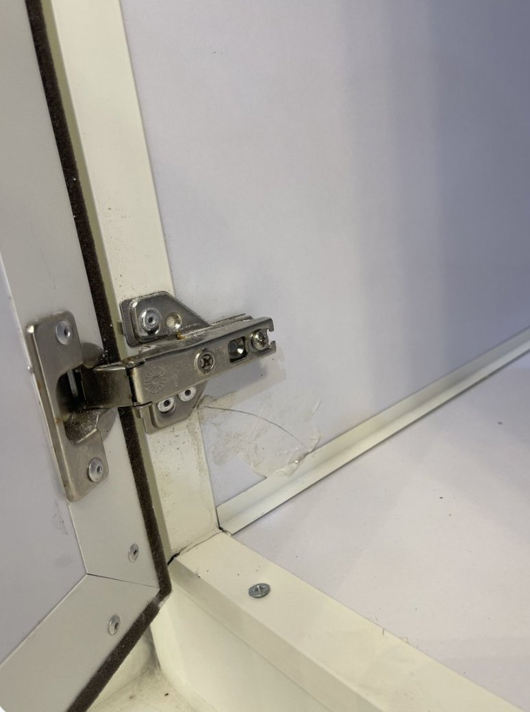 kitchen_911's tweet image. تخيل مطبخ ٥٤ ألف وآخرتها يكون فورميكا أو HPL 

نصيحة لو مطبخك ألمنيوم وتبيه للعمر 
انتبه يكون فيه فورميكا