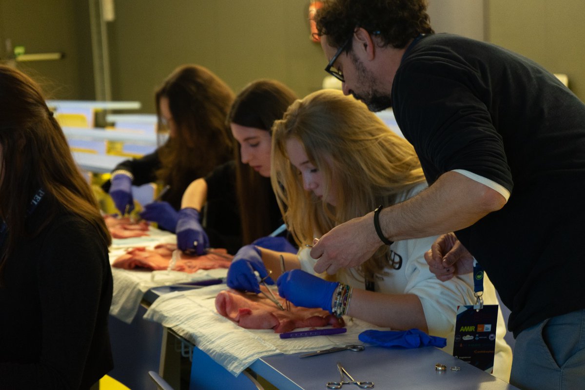 hospitaldelmar's tweet photo. Primera jornada acabada!

Dia intens al congrés #SCALPEL, el primer congrés internacional organitzat per estudiants de #Medicina per a estudiants de Medicina

Queden dos dies més!

@AQGimbernat @UPFbiomed @UABBarcelona

#CampusHospitaldelMAR https://t.co/IuXrQKR3pG