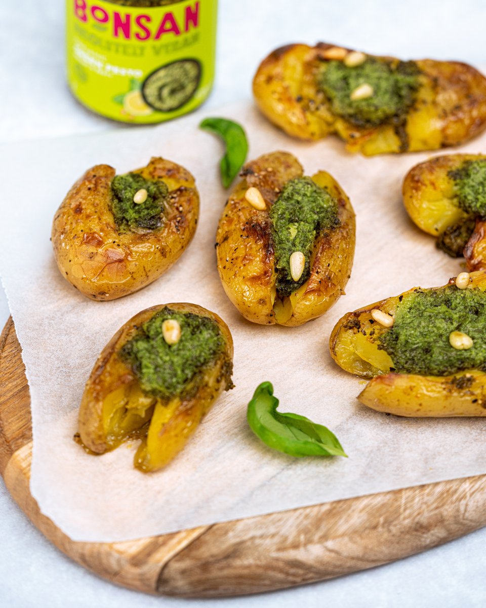 We LOVE the versatility of pesto, and these Green Pesto Smashed Potatoes are one of the reasons why!🤩

They make for a quick and simple snack that can be enjoyed with a creamy vegan dip💚

Find the full recipe here bit.ly/3vkmyzB