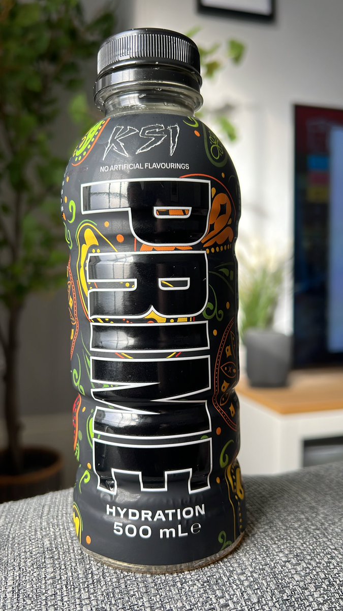 prime_tracker's tweet image. 🤯🤯🤯🤯

This bundle takes the idea of PRIME as a collectible to a new level!

If the bottles are limited run, they need to at least swap Orange for Orange &amp;amp; Mango after that run ends. It. SLAPS. Hard.

Thanks to team PRIME for this! 🔥🔥🔥