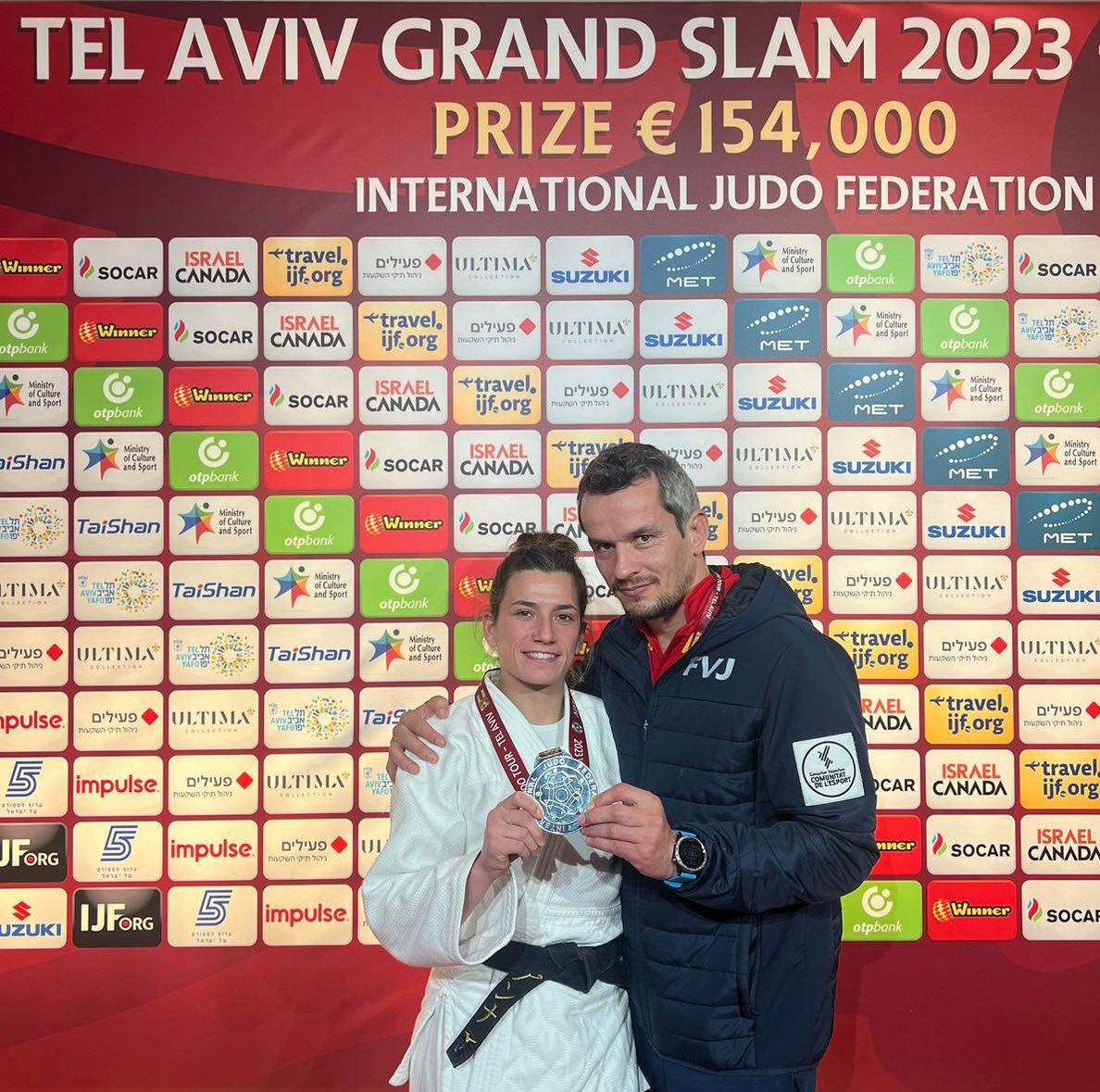 #Judo ¡<a href="/anaperezbox/">ana perez box</a> ha vuelto! Medalla de plata🥈 para la judoca alicantina en el Grand Slam de Tel Aviv. Ana, que relanza su candidatura olímpica, no subía al podio de un Grand Slam desde mayo de 2021, en Kazán. ¡Enhorabuena!