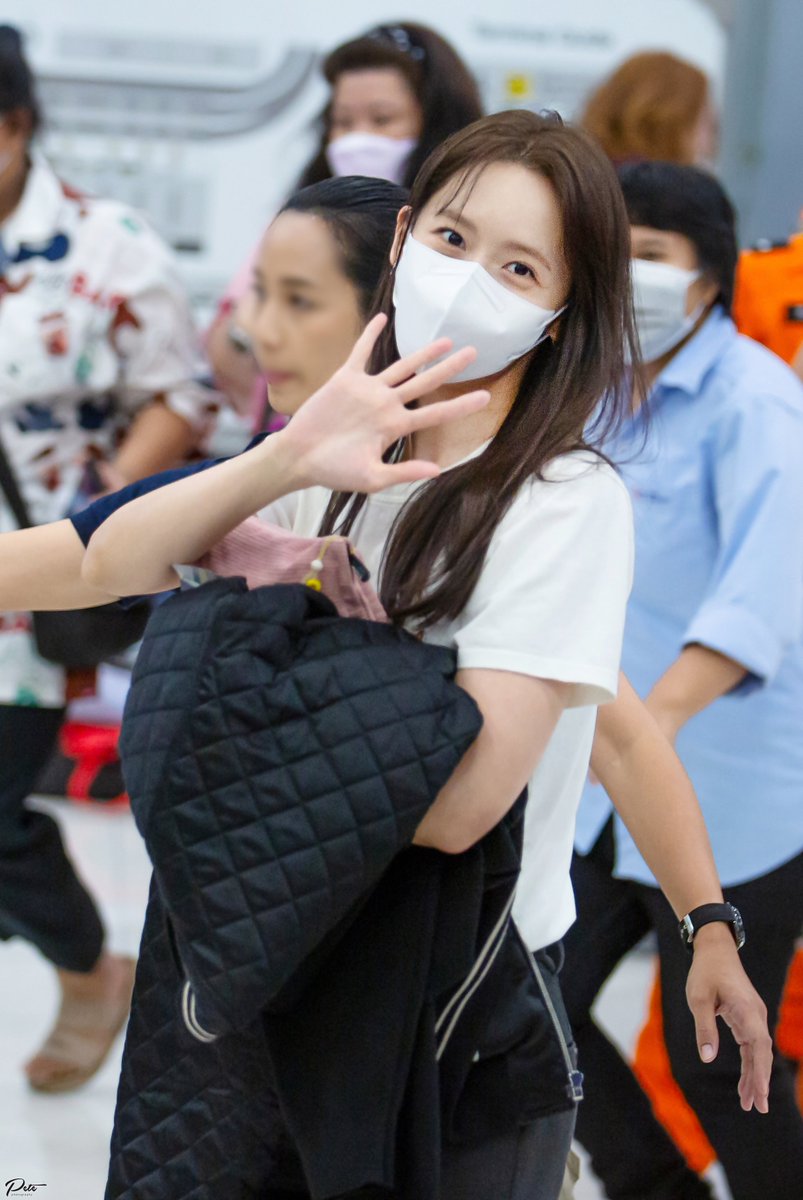 Pete_309's tweet photo. [Pic] 230216 YoonA at Suvarnabhumi Airport (6P)❤️
#YoonA 
: https://t.co/zrHshK7zbW https://t.co/zula9UEP2t