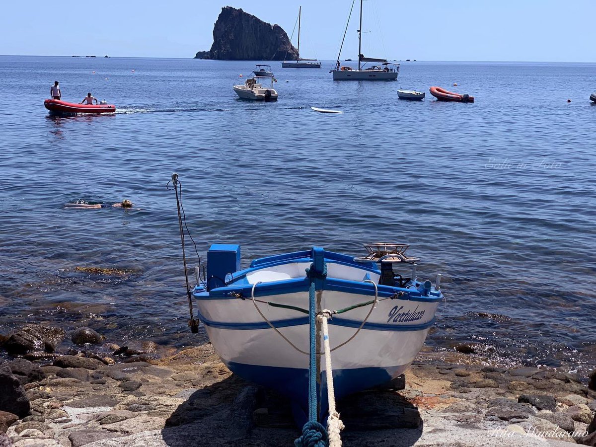 Eolieinfoto's tweet photo. Panarea- #nonTiLiberi  così facilmente di queste splendide isole https://t.co/NtkYD7uCJp