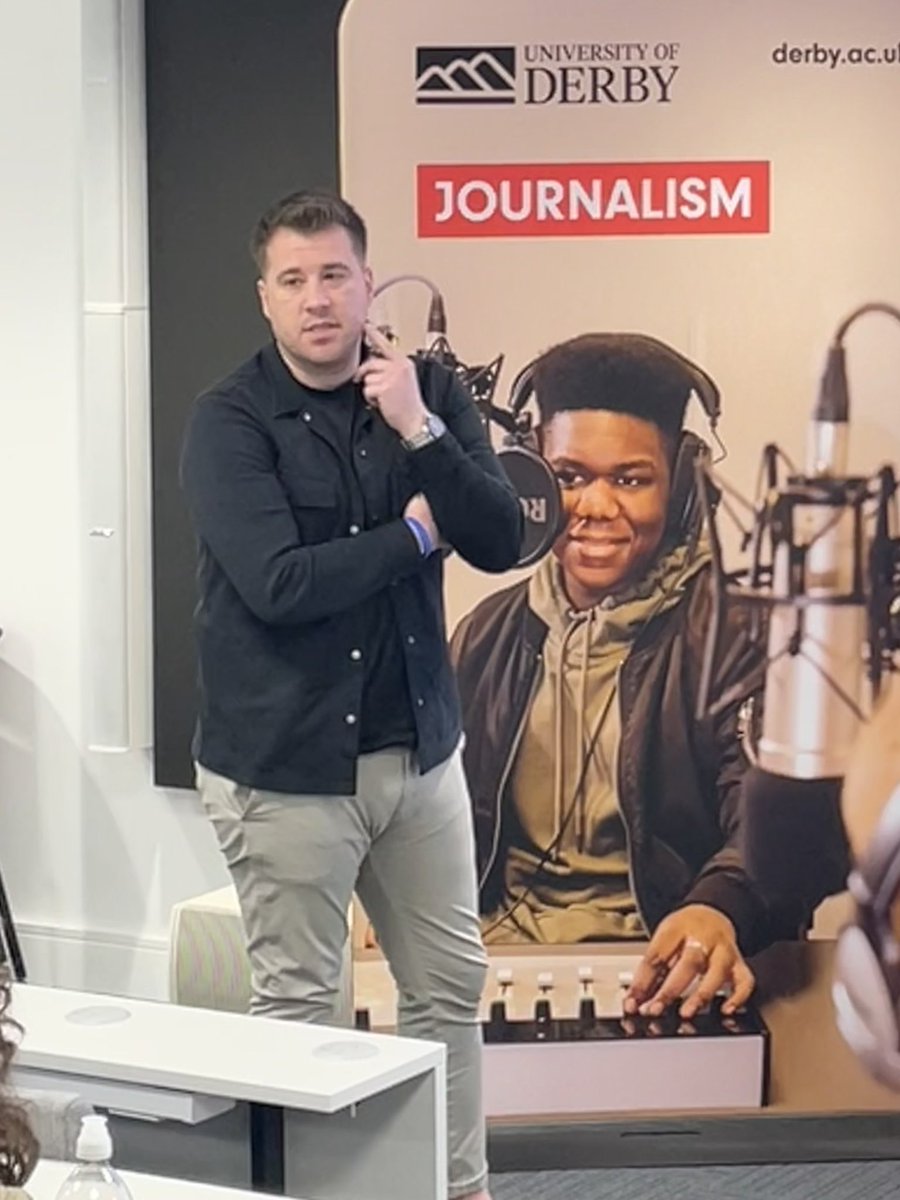 suzenelson's tweet photo. A massive thank you to @shaunjepson05 for talking to our @derbyjourno students about his career and how he went from @DerbyUni to Downing Street. It was great to hear his inspiring stories and top tips for breaking into journalism and comms. https://t.co/6ZdQJWwml6