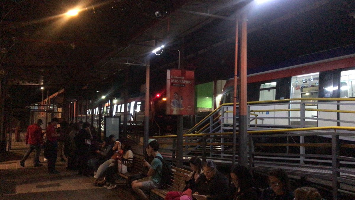 mario_arce1's tweet photo. Por lo que para esta edicion facilitamos servicios extra para el regreso de los pasajeros a sus destinos en Alajuela, Heredia y Cartago. Desde @INCOFERCR los invitamos a sumarse a las proximas ediciones del Art City Tour, y ¡Aprovechar los beneficios del transporte ferroviario! https://t.co/XpeZ8bGxW7