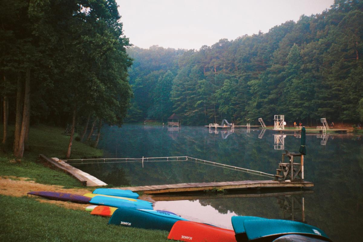 CampMarymount1's tweet photo. Have you ever shared a canoe with someone and struggled to get on the same page? If you're a team player and up for the challenge, then we've got an opportunity for you! Join us at Camp this summer and work alongside a team that values collaboration and teamwork. https://t.co/hBkN45rN0E