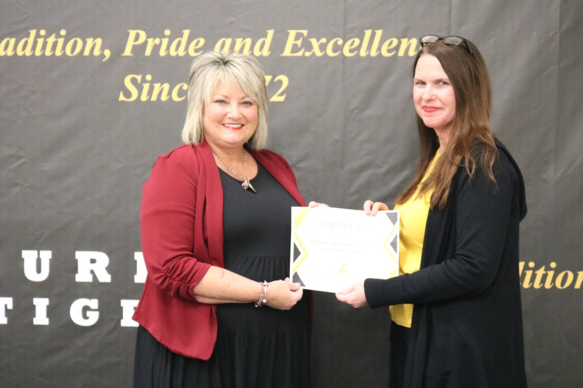 MurraySchools's tweet photo. Mayor Bob Rogers and Calloway County Judge Executive Kenny Imes Sign Gifted and Talented Proclamation in recognition of February's Gifted Education Month.(The MISD Gifted and Talented Program was also honored at board meeting) @ https://t.co/SjvdEemHZG #murrayschools https://t.co/L92P7uKUFR