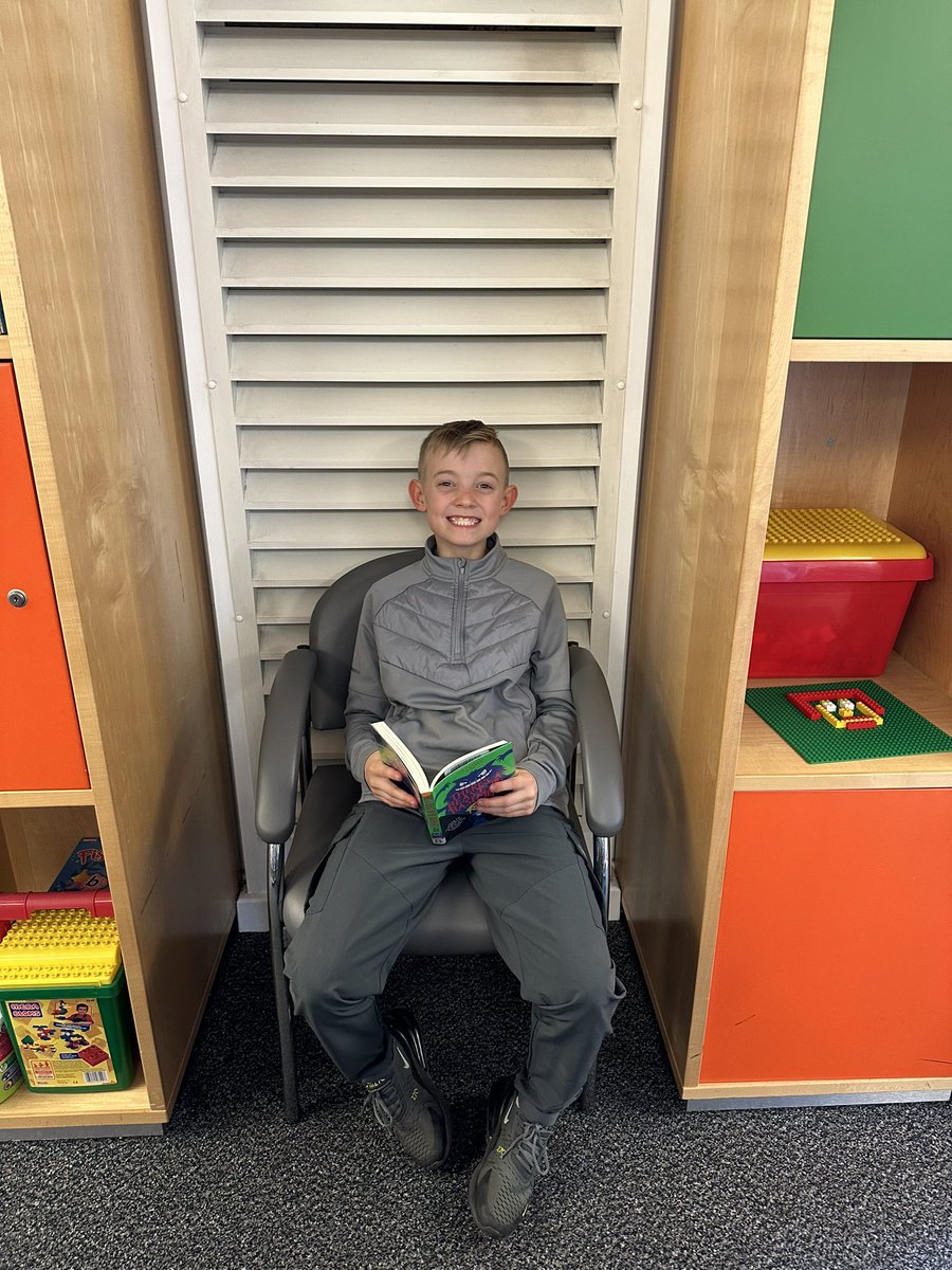jennyarmo's tweet photo. @PlantationHodg Tom went to the library this week and picked a couple of books to bring home to read. He has been doing well this week with his reading, reading every day over the holidays and completed all his homework! He done an arithmetic test with his tutor and scored 85% https://t.co/rIx15dOcEW