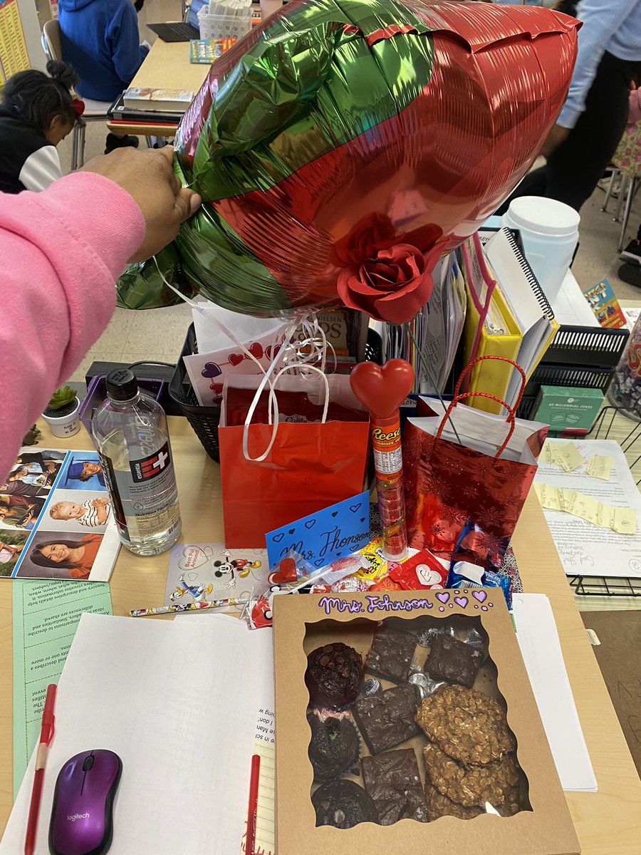 jmeljohnson's tweet photo. Feeling loved 😍🥰from treats, to handcrafted stickers and heartfelt letters.. I love my students #ValentinesDay #gift #grateful #feelingloved #6thgradersrock https://t.co/Z7nVSlCOSo