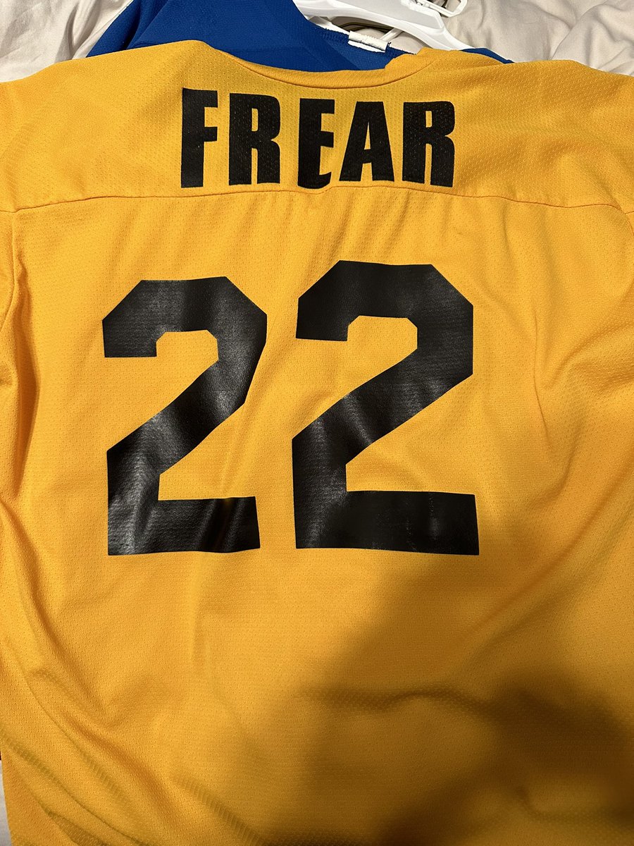 Frear03's tweet photo. Cleaning out my closet and I just found this fossil from in-house league in Wilkes barre. Number 22 for my favorite player at the time @mattmurley19 https://t.co/6qkm2HNPIt