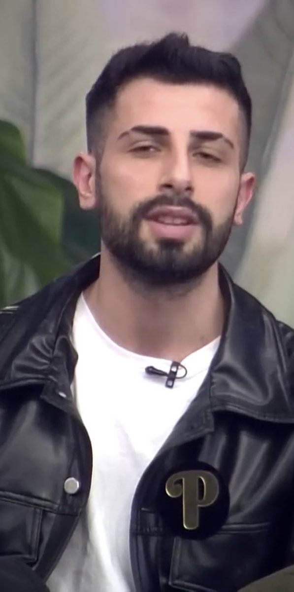 tvgundemi1's tweet photo. #tolga ve #seday yayın öncesi kavga etmişler ikisine de yakıştıramadım ne demek yayın öncesi yayında girsenize birbirinize biz de izlesek ahahshshs şaka maka 20.bölümden sonrasını bilmediğim için anlamadım neden kavga ettiklerini aman banane izle geç https://t.co/BHNKpqG0Hn