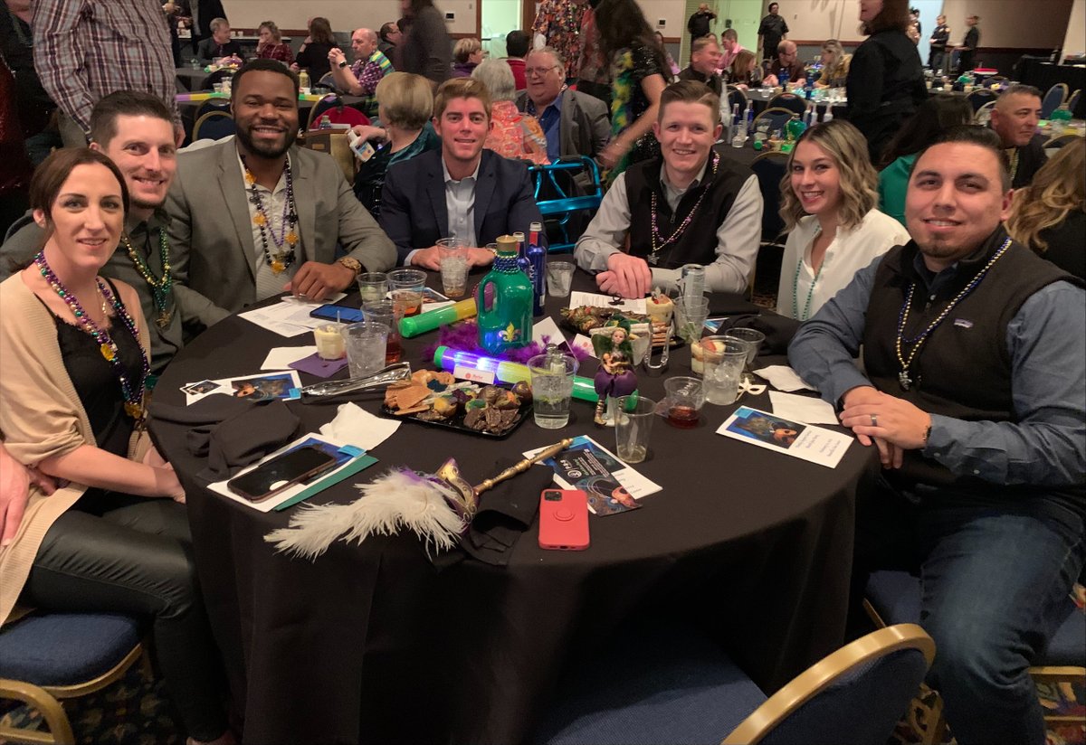 FirstCapBankTx's tweet image. FCB was a proud sponsor of the Family Support Services Mardi Gras Party! This was such a fun and festive fundraiser to support the work they do in caring for children, families and individuals within our community. Thanks for having us! #CommunityBankers #MemberFDIC