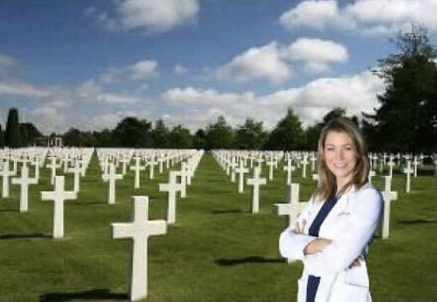 The_GreyMethod's tweet photo. meredith grey visiting all of her friends one last time before leaving grey’s anatomy https://t.co/a0KppQikWM
