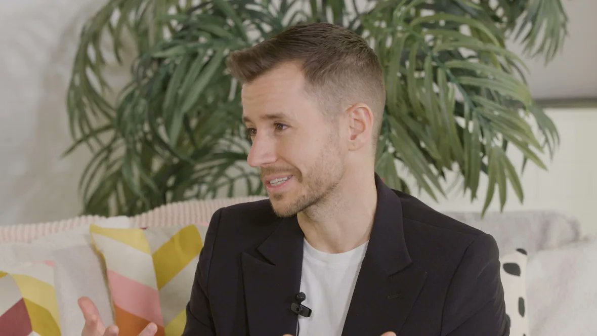 weareotv's tweet photo. #OTVStudyhall SZN 3 Instructor Chase Joynt sat down with @CBC to talk about his award-winning documentary on Agnes Torres, @framingagnes.
📸: CBC Arts
Watch Chase's masterclass on the OTV app and read more: https://t.co/LBgYIo5WSy https://t.co/5Ao8xAXWTP