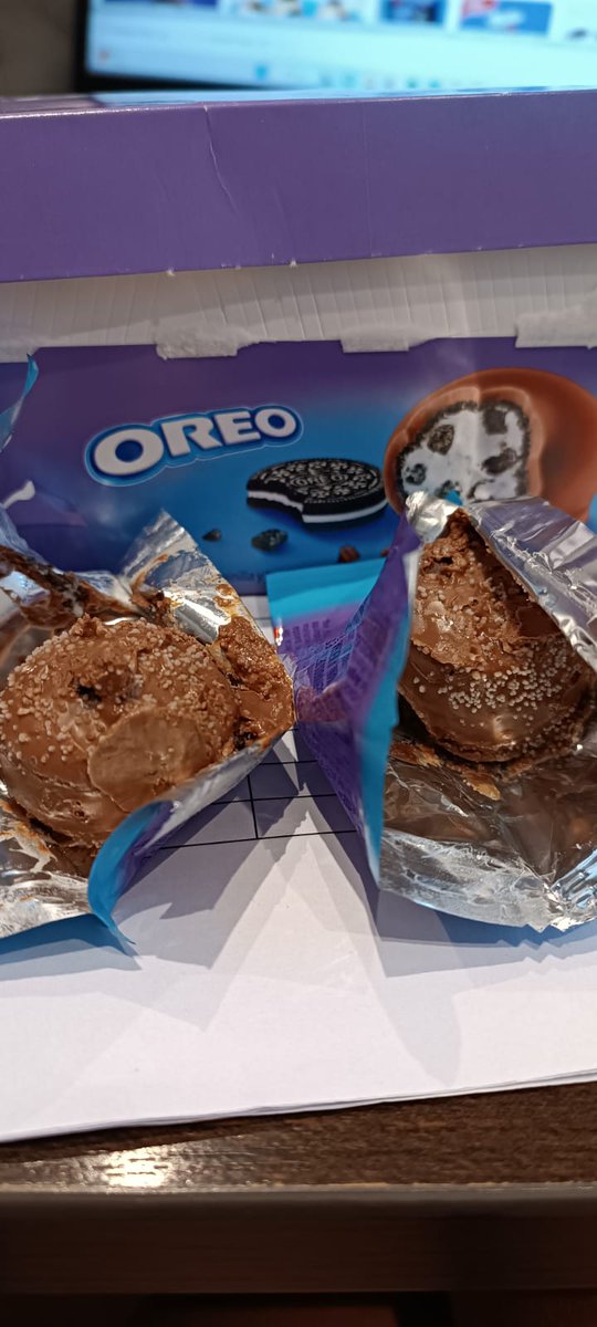 <a href="/milka_argentina/">Milka Argentina</a> compre una caja de bombones milka oreo y vinieron todo así. Alguien sabe donde puedo hacer el reclamo?