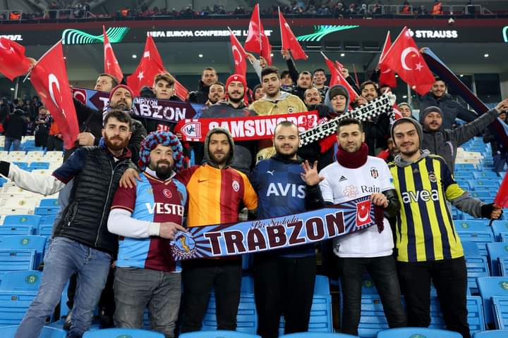 Birlik,beraberlik ve kardeşlik için.
#HepBirlikteTürkiye 
#BizBeraberiz 
@Trabzonspor 
@GSfutbolakademi 
@Fenerbahce 
@BjkAkademi