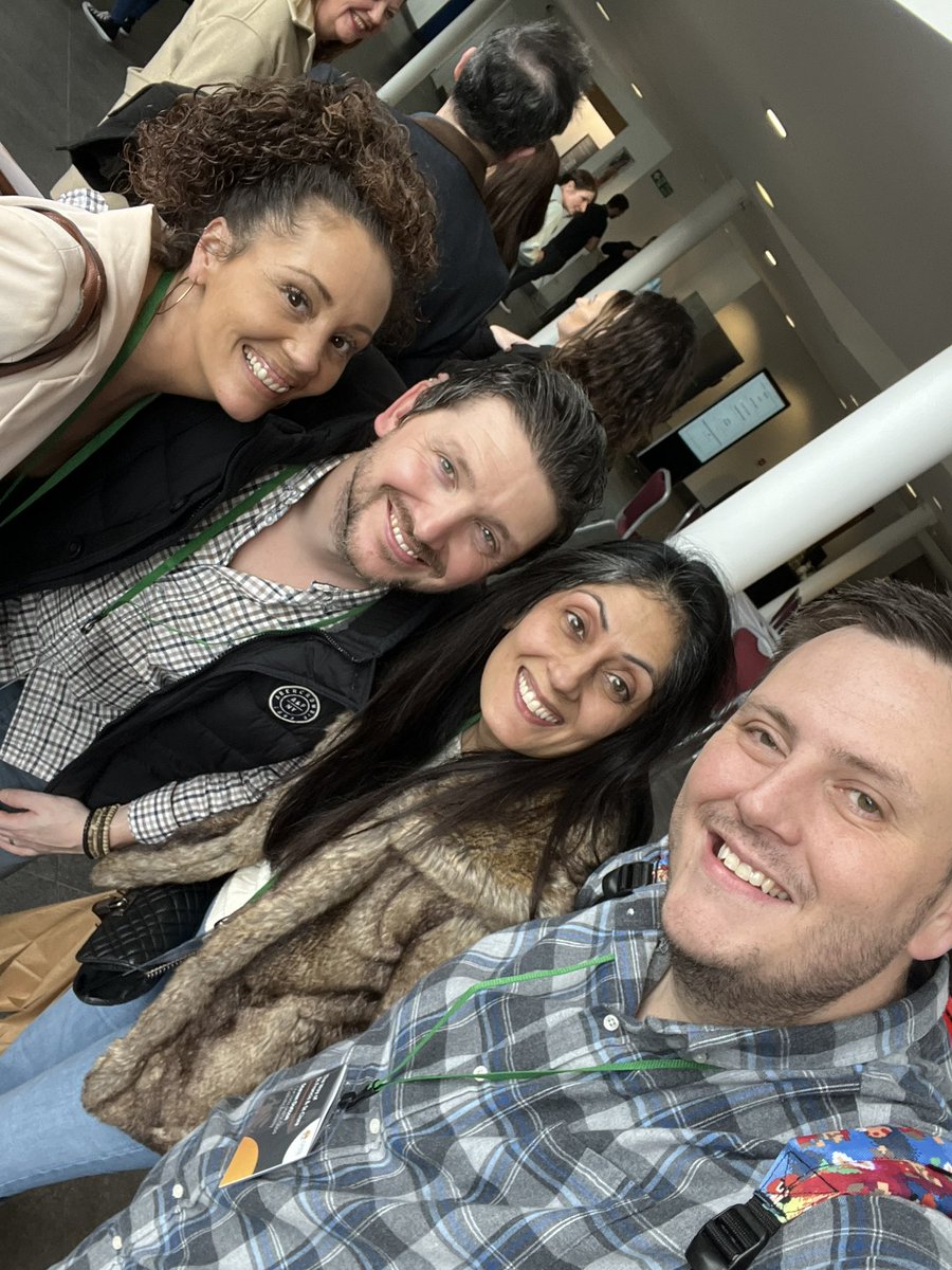 steven_dutton's tweet photo. Do love a good Photo Booth opportunity great day at the #MACConference https://t.co/jRFcpKT4Th