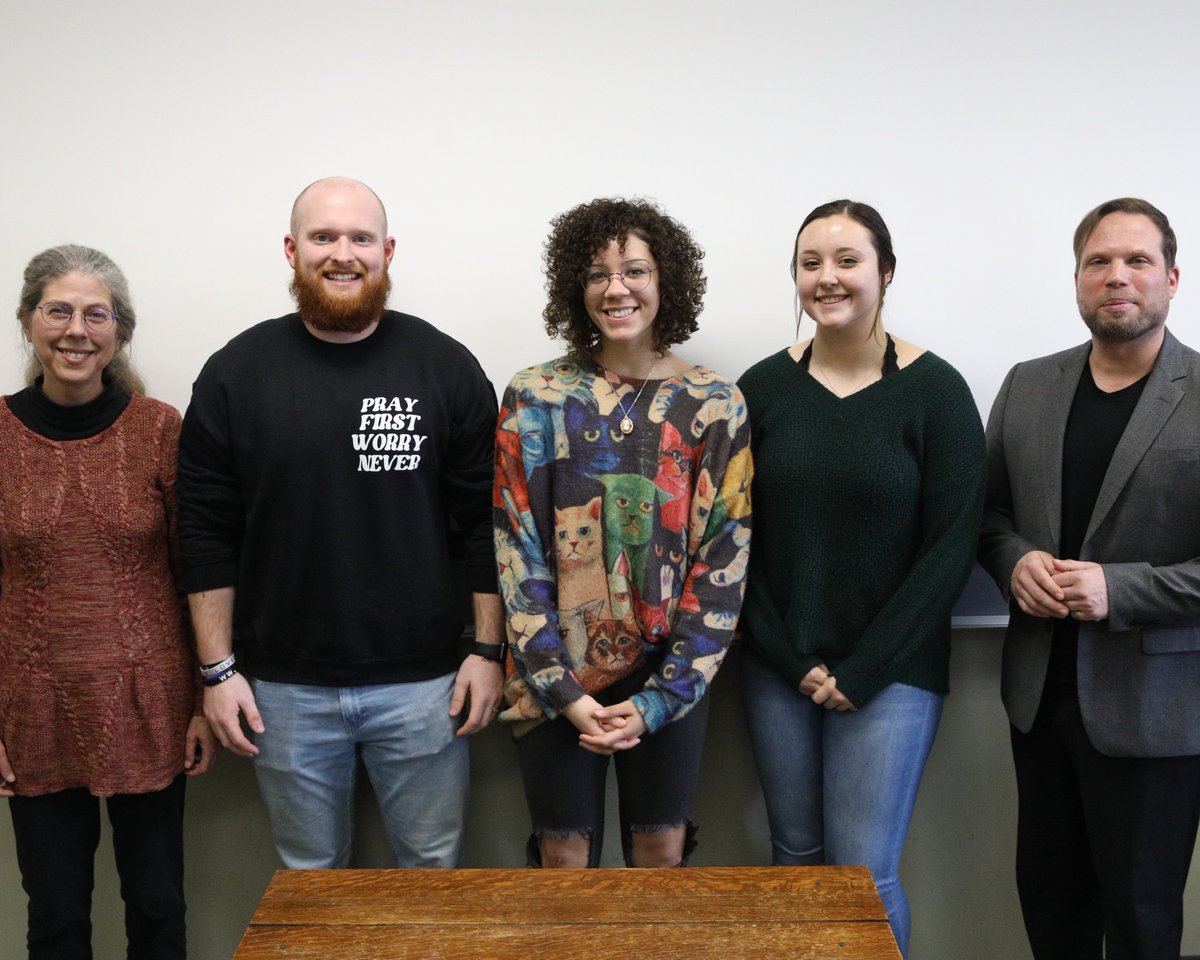 MonmouthCollege's tweet photo. Our philosophy and religious studies seniors presented their senior capstone projects on Wednesday, and it was a great celebration of creative and thoughtful scholarship! Congrats to Addi Cox, Ally Clay and Sam Phillips. 📚✏️ #ItsGreatToBeAScot #RollScots https://t.co/QHmJnk9vS8