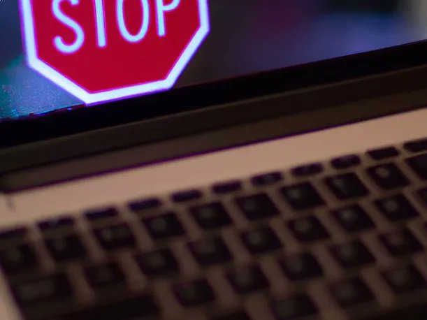 It's great that "we're moving from marketing hype into reality" - John Watts, Gartner, quoted here. #ZeroTrust is a great security architecture, but vendors rebranding existing products as "zero trust" has heightened sceptisim among buyers. buff.ly/3ItLiOq #CyberSec