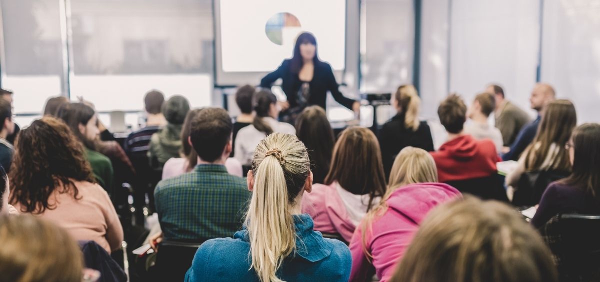 UniHomes's tweet image. &apos;Comparing university courses: The ultimate guide&apos; Read the full article here: unihomes.co.uk/blog/comparing… #universitycourse #studentguide #bestuni