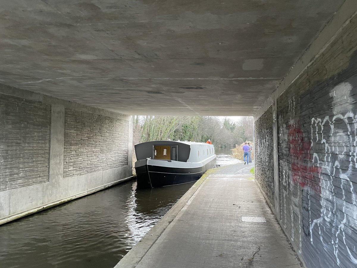Now this is a first for my cycle home. A boat was completely stuck going through one of the bridges on the #UnionCanal !! They had full reverse power, it wasn’t budging. And worst of all, it’s brand new today 😳. Someone’s in trouble.