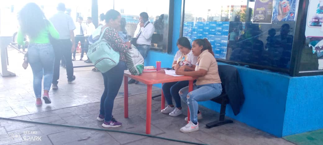 cmdnapc's tweet photo. #PuntodeControl en el @terminalpc para prevenir el traslado ilegal de niños y adolescentes a través de este terminal... @apuertocabello @JCbetancourt72 @MaDanielaDiaz31 https://t.co/Dadd2cX1oV
