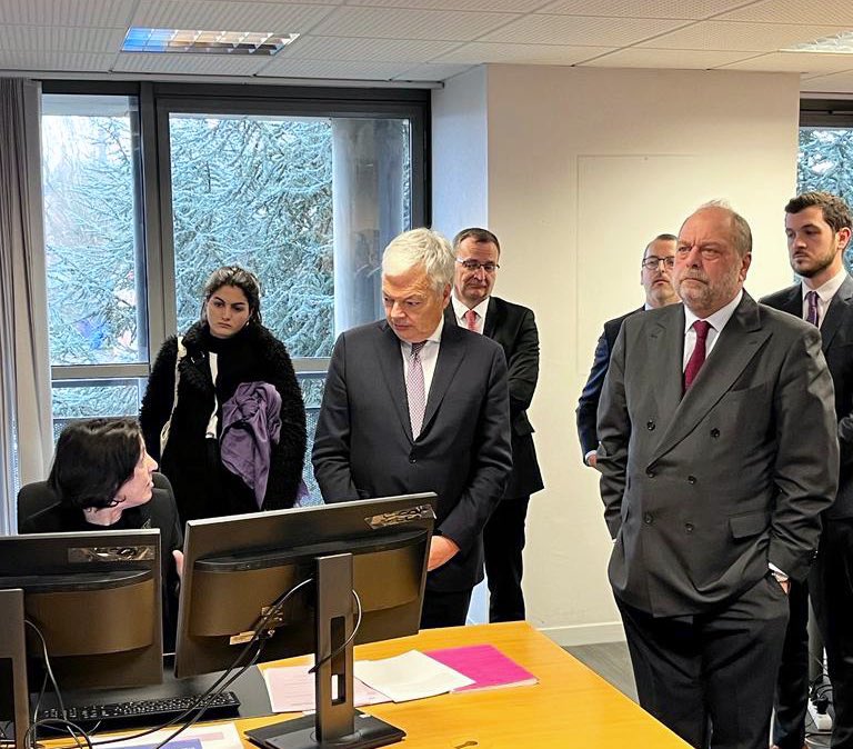 dreynders's tweet photo. Très heureux d’assister aujourd’hui à la première transmission d’une décision d’enquête 🇪🇺 en format électronique par les autorités 🇫🇷 en compagnie du garde des Sceaux @E_DupondM, résultat de plus de 5 années de travail sur le système d’échange de preuves numériques #eEDES. https://t.co/IEOxw9L3CD