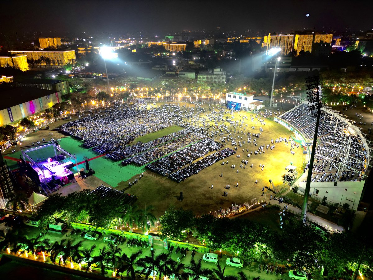 achyuta_samanta's tweet photo. Closing Ceremony of the #KIIT Silver Jubilee Celebrations.
#KIITat25
#SoilToSilver https://t.co/ybebJSmFK3