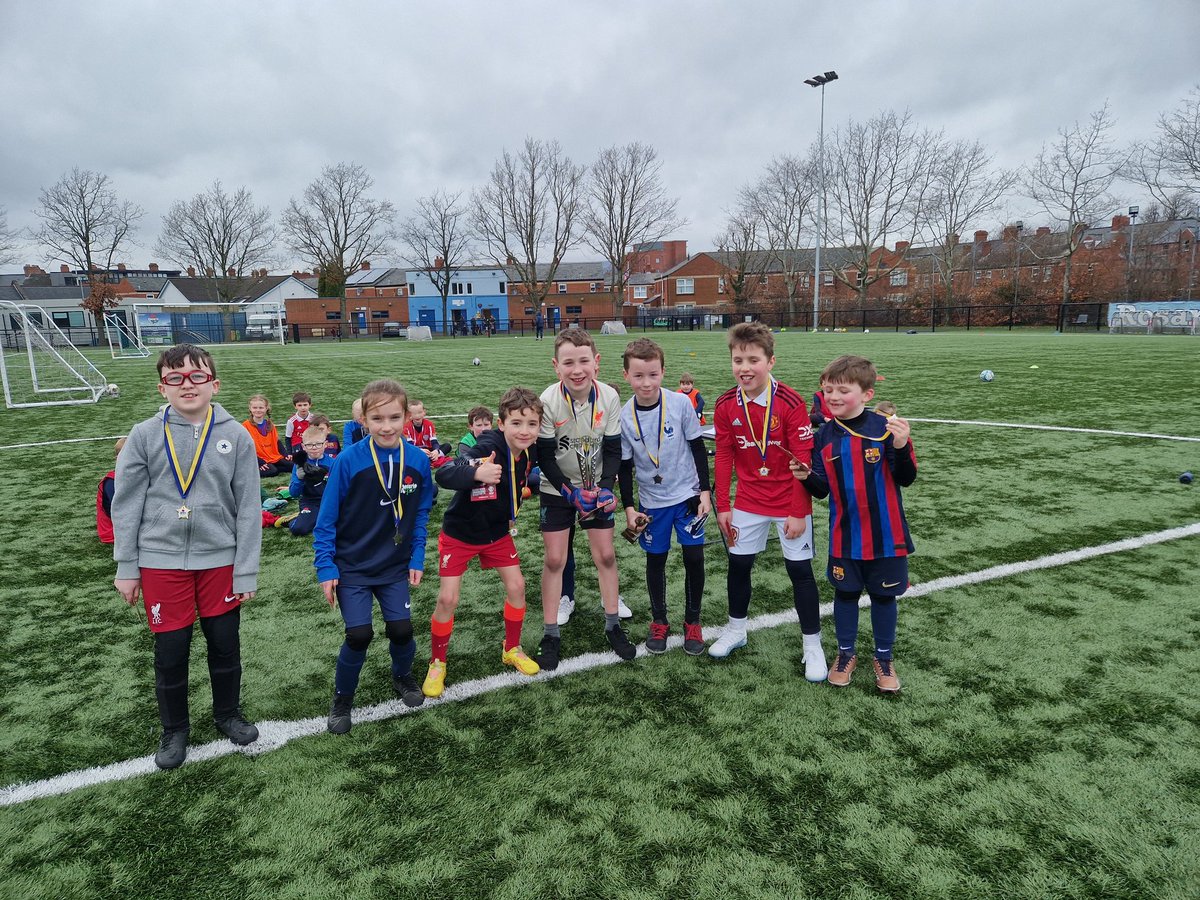 CDcoaching01's tweet photo. Final day always the fun day for the players. 
#miniworldcup 🏆

Some really amazing games, players and strikes.🚀⚽️

Smashing 3 days loved it. Thank you to everyone that took part yous were a pleasure to work with. 🙌🏼

Also massive thanks from me to the coaches 👏🏽

@Rosario_YFC https://t.co/wwgQti6pke