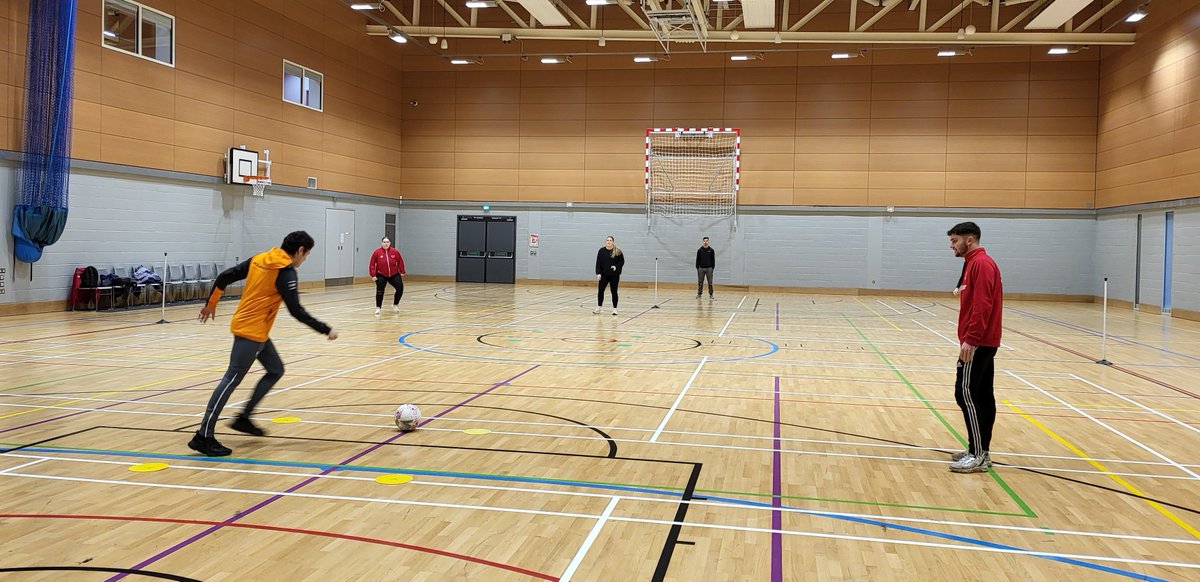 BrettSBader's tweet photo. Well done 11 students @SolentUni completing @RoundersEngland Secondary Coaching for Teachers Course. Developing knowledge &amp; skills to grow the sport on @SolentCoachEd week. ⚾️

#WeAreAllRounders @Sport_England https://t.co/i5glC2nX1T