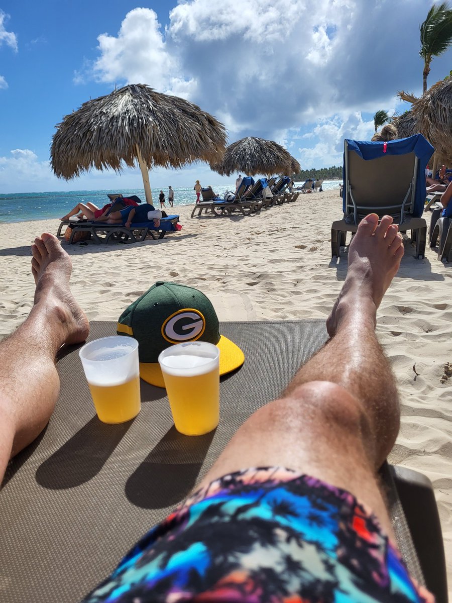 brianparadis20's tweet photo. Good times in the DR.#gopack https://t.co/NvN6JUOK3b