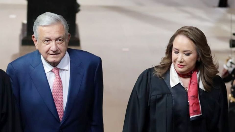 PiperThread's tweet image. ¿Saben quién se ampara para evitar que los investiguen?
Los culpables.

Así se muestra Yasmín Esquivel la #MinistraPirata , se muestra culpa al evitar que se integre el comité de ética.

Así los esbirros de López, gente que manipula las reglas para tratar de cambiar los hechos.